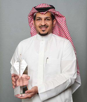 عبدالله الدايل يتسلّم جائزة قيود مقدم الحلول المحاسبية الأسرع نمواً 2021
